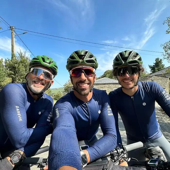 DAREVIE Maillot de cyclisme respirant à manches longues pour hommes et femmes, maille à bulles 3D, petite taille Pro Aero, vêtement de cyclisme