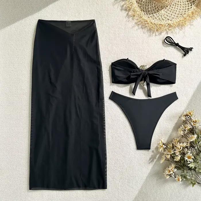 Maillot de bain trois pièces avec boucle en métal