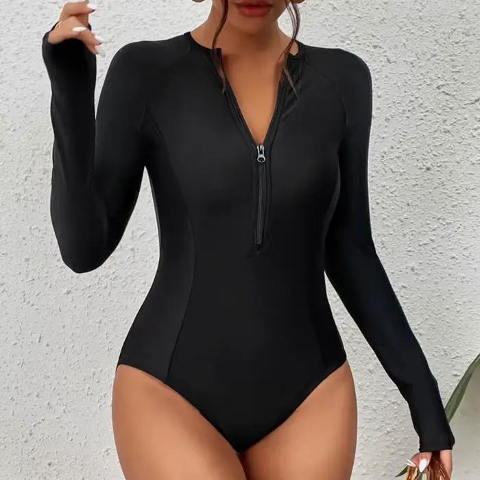 Maillots de bain une pièce noirs fermés à manches longues