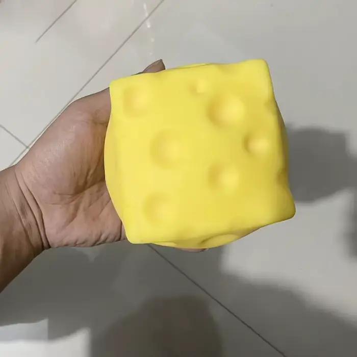 Cube de fromage surdimensionné de 11 cm pour le pressage et le soulagement du stress, fromage géant