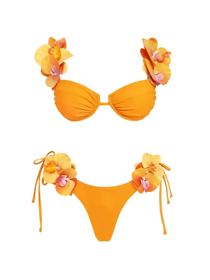 Ensemble bikini orange vibrant 2026 avec décorations florales