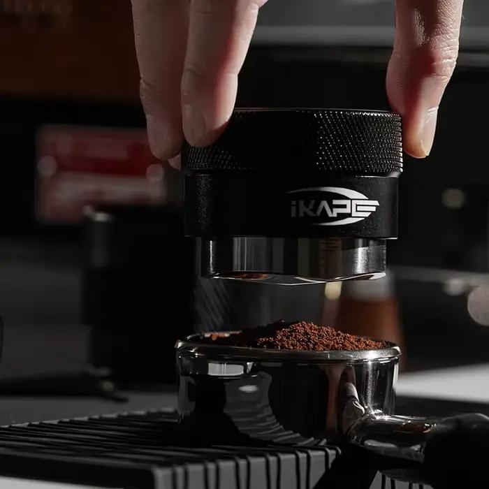 Distributeur de café IKAPE, compatible avec porte-filtre à expresso 49MM, 51MM, 54MM, 58MM, distributeur de gravité (noir/argent)