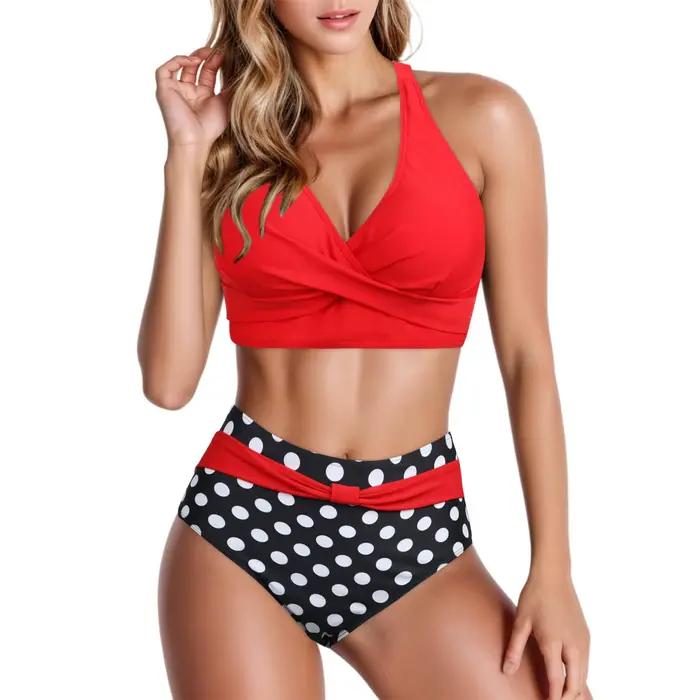 Maillot de bain rouge à pois