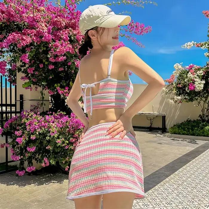 Ensemble Bikini rayé rétro pour femmes