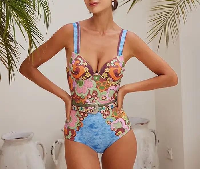 Maillot de bain une pièce bloc de couleur avec jupe