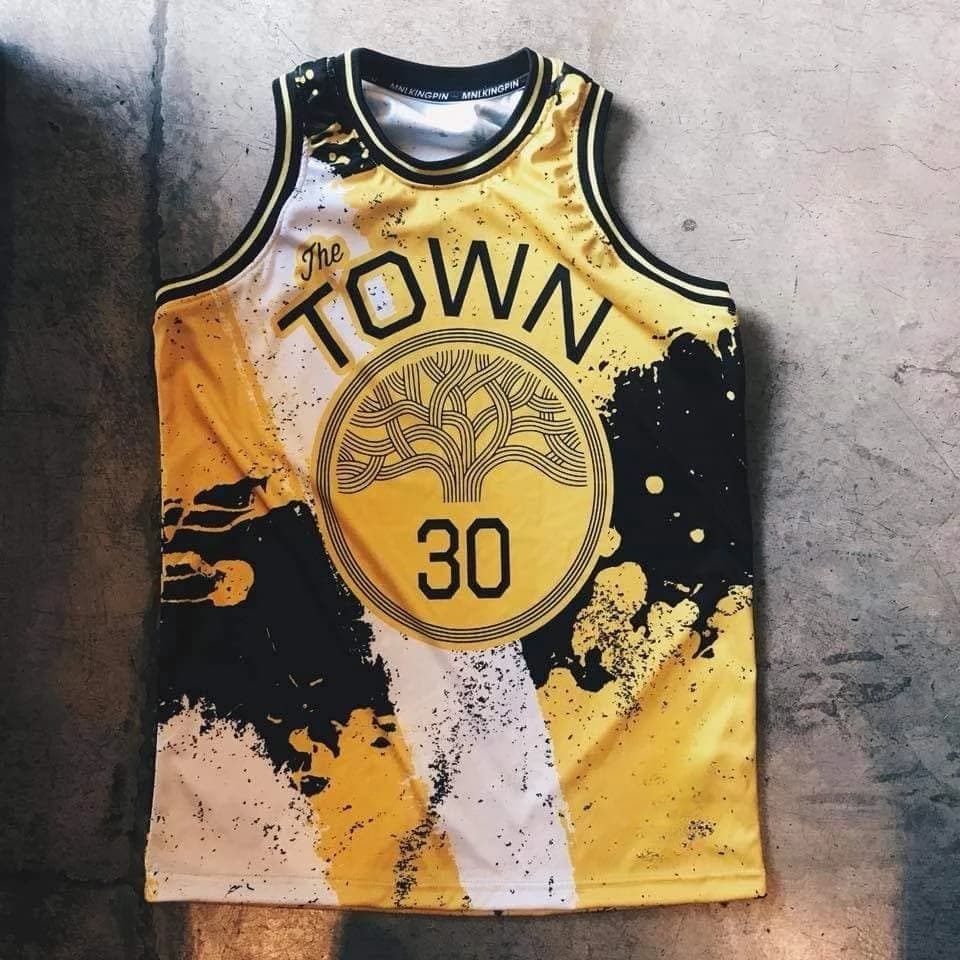 Mamba #   Maillot de basket commémoratif Kobe 24, noir, avec imprimé ailes dorées et halo, en maille