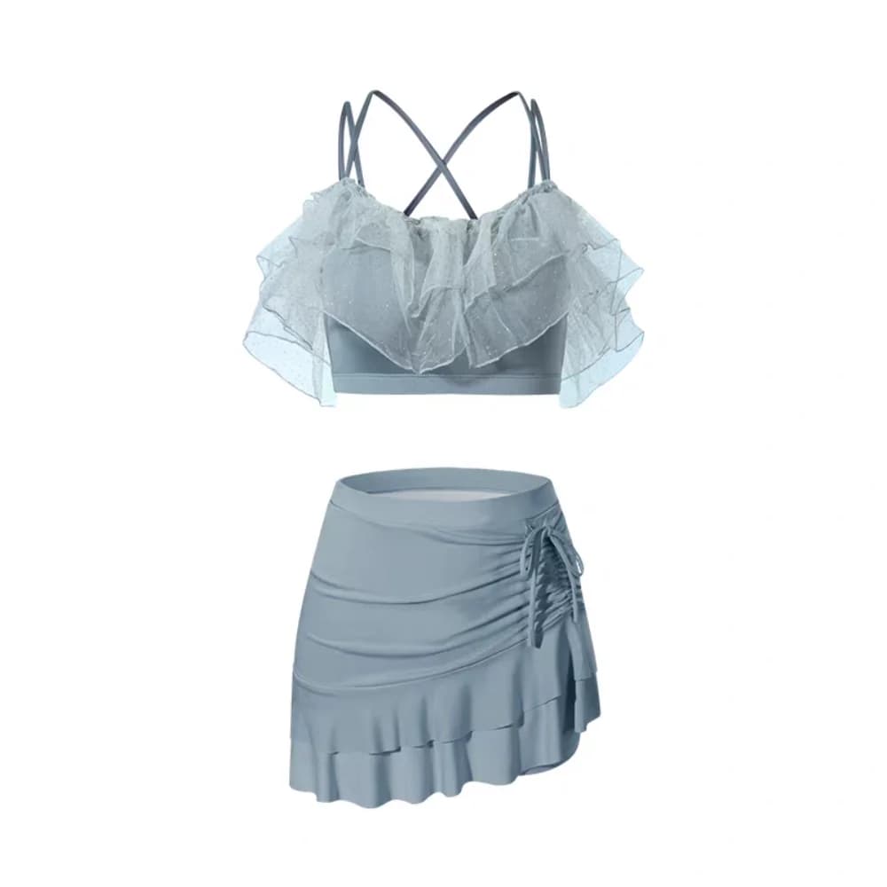 Maillot de bain deux pièces coupe ajustée avec jupe évasée, volants bouffants, épaules dénudées et d