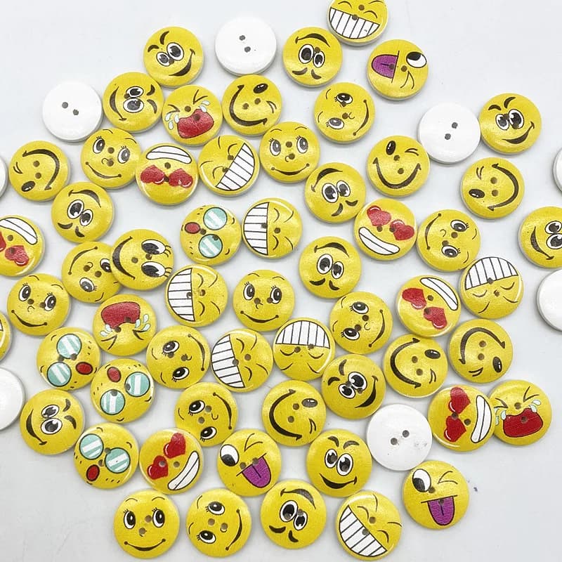 Nouveau 20mm une variété de boutons circulaires en bois dessin animé boutons visage souriant pour dé