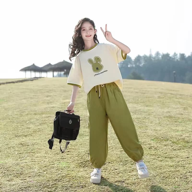 Ensemble d'été 2026 pour enfants : Survêtement fille avec T-shirt à lettres et pantalon de sport ver