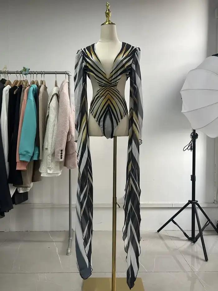 Vzvn 2026 Nouveauté Maillot de bain une pièce sexy pour femme, imprimé tendance, manches longues, te