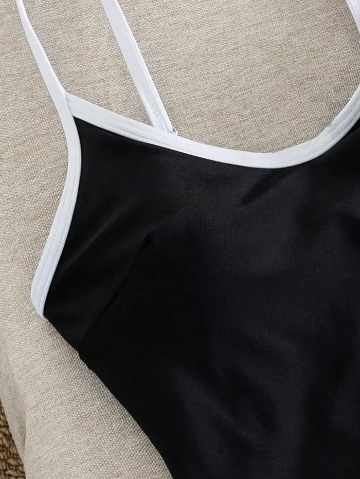 Maillot de bain une pièce noir pour femme avec bordure blanche