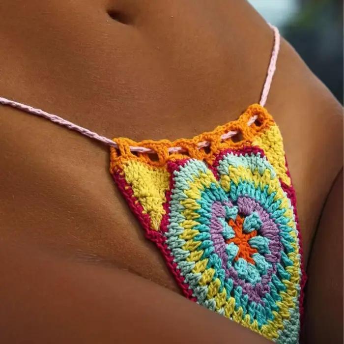Bohême Style femmes Crochet maillot de bain Sexy licou dos nu maillots de bain couleur mixte à lacets Micro Bikini ensemble maillots de bain String Biquini