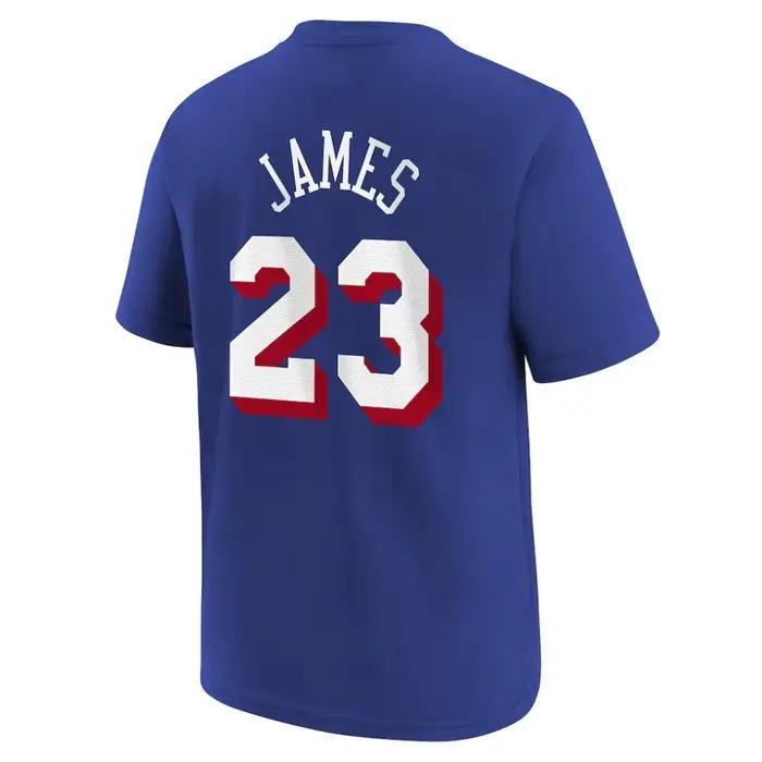 Bienvenue à l'arrivée du roi du basketball, de la légendaire figure, du joueur numéro 23, James, le 24 juillet, Jour de James
