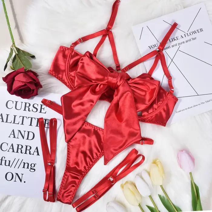 Lingerie européenne et américaine, avec nœud exquis et ajouré, ensemble trois pièces sexy avec anneau en acier, offre spéciale, nouvelle collection