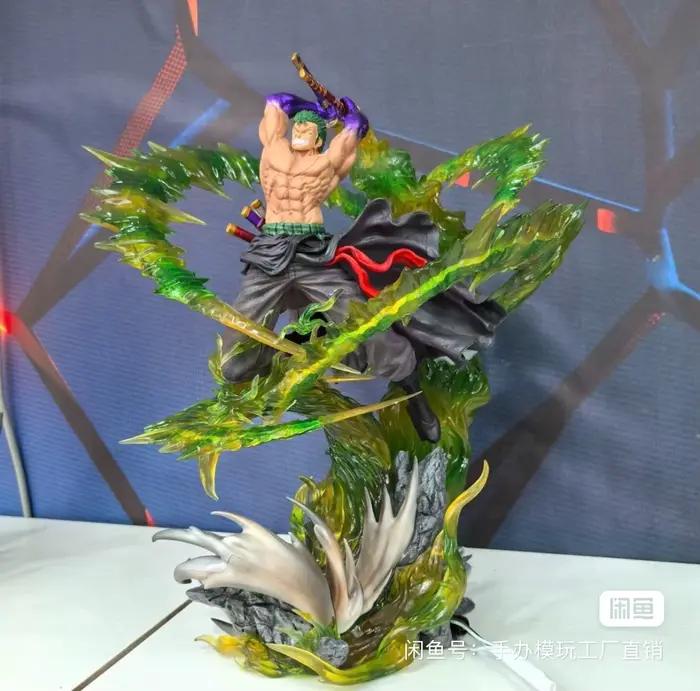 Roronoa Zoro Anime Figure avec lumière, modèle debout, PVC, renforcement, ornement, jouets cadeaux d'anniversaire, 30cm, 1 pièce