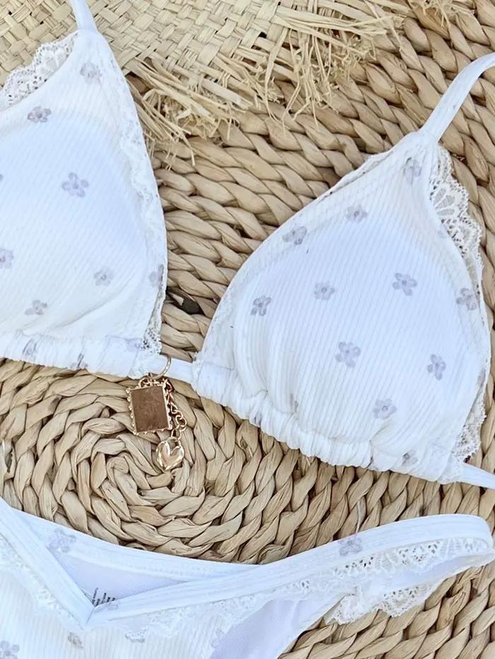 2025 Ensemble bikini élégant en dentelle blanche pour la plage
